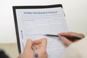 Term Life vs Universal Life Insurance: Which Fits Your Budget?